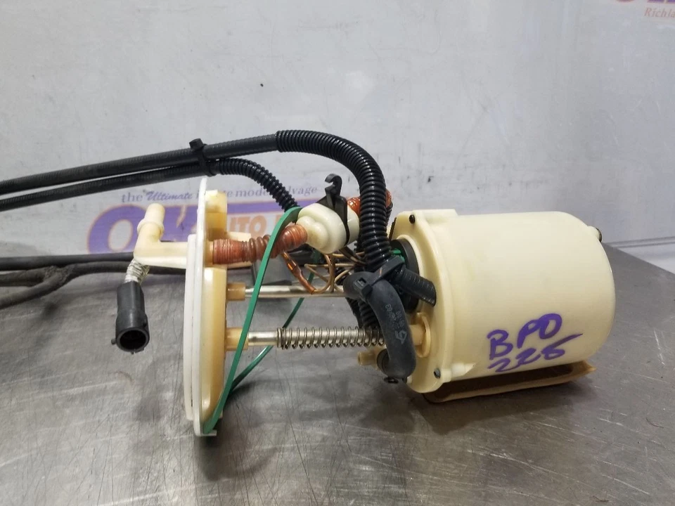 05 2005 FORD TBIRD THUNDERBIRD 3.9L BOMBA DE COMBUSTÍVEL COM LINHAS E UNIDADE DE ENVIO - Imagem 4 de 4