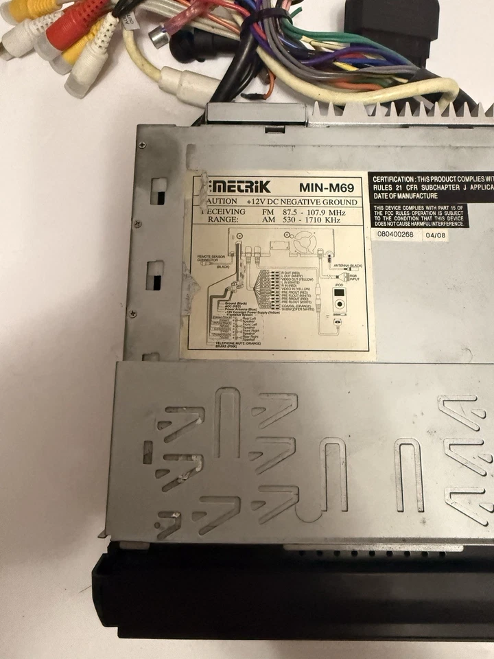 Pantalla abatible estéreo de auto DIN única Foto 3 de 4