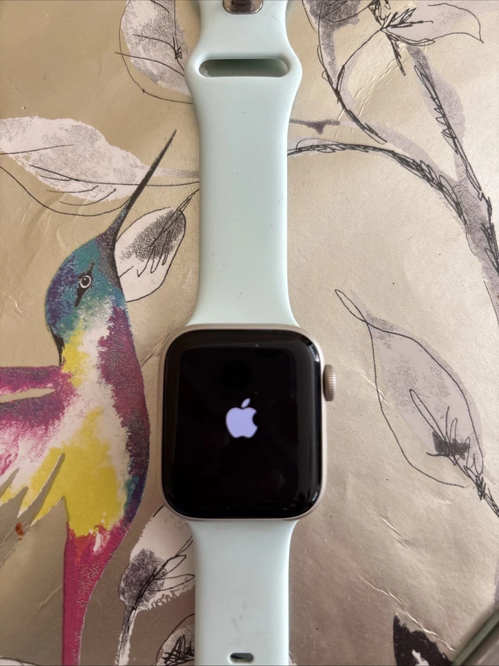 Apple Watch SE (2nd generation), photo 1 of 4