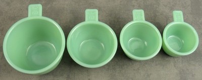 JADEITE GREEN GLASS 4 Pc. MEASURING CUP SET Nesting 1/4, 1/3, 1/2, 1 Cup