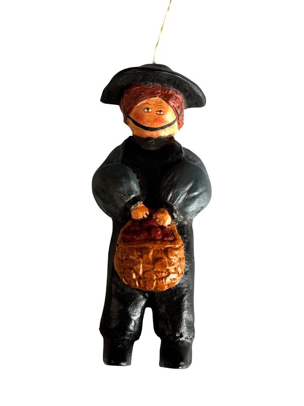 1993 Doris Williams Folk Art Pilgrim Ornament Black Wood Hand Painted 5 Inches