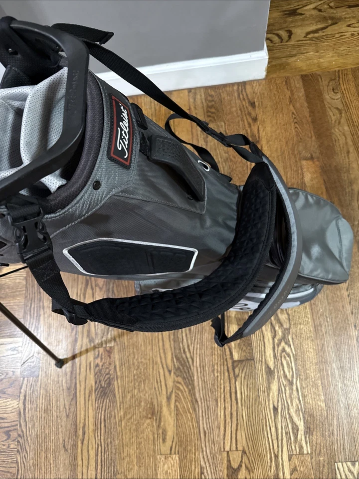 Titeleist Hybrid Golf Bag 14 Way Divider Dual Strap Grayish White - Image 4 of 4