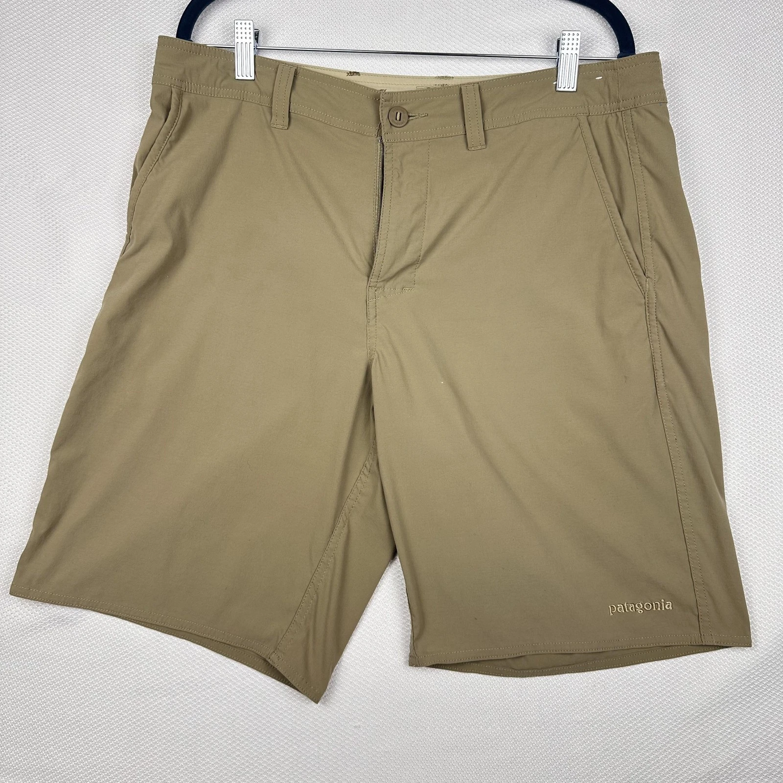 Patagonia Shorts Mens 34 Beige Stretch Chino Hiking Travel Outdoor Quick Dry