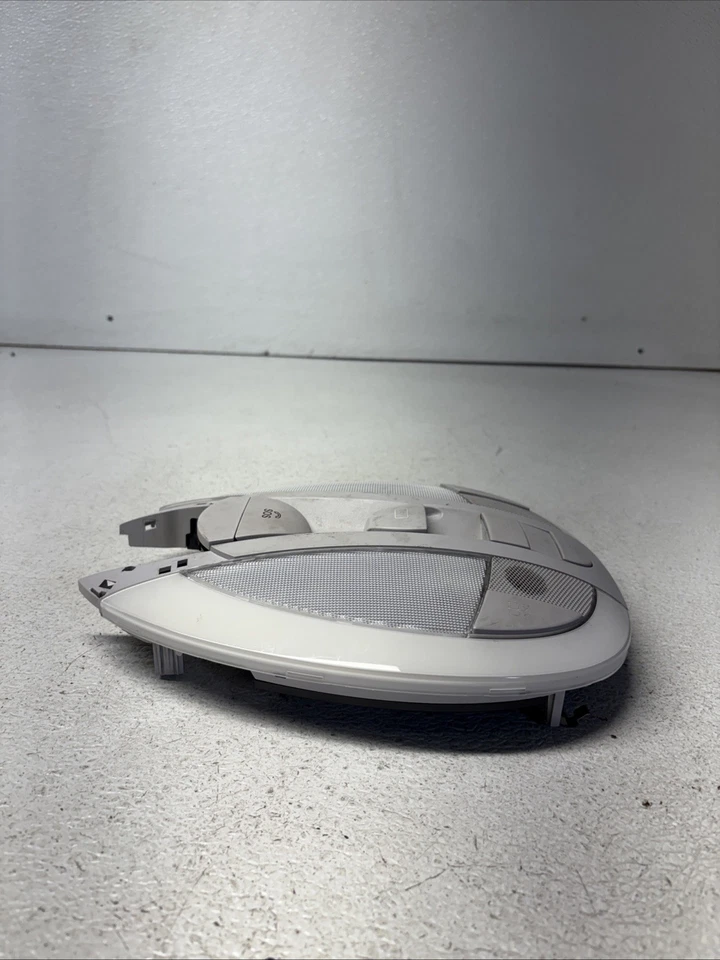 Передний верхний купольный фонарь 03–06 Mercedes W211 E-CLASS SOS серый от оригинального производителя A2118206901 - Изображение 3 из 4