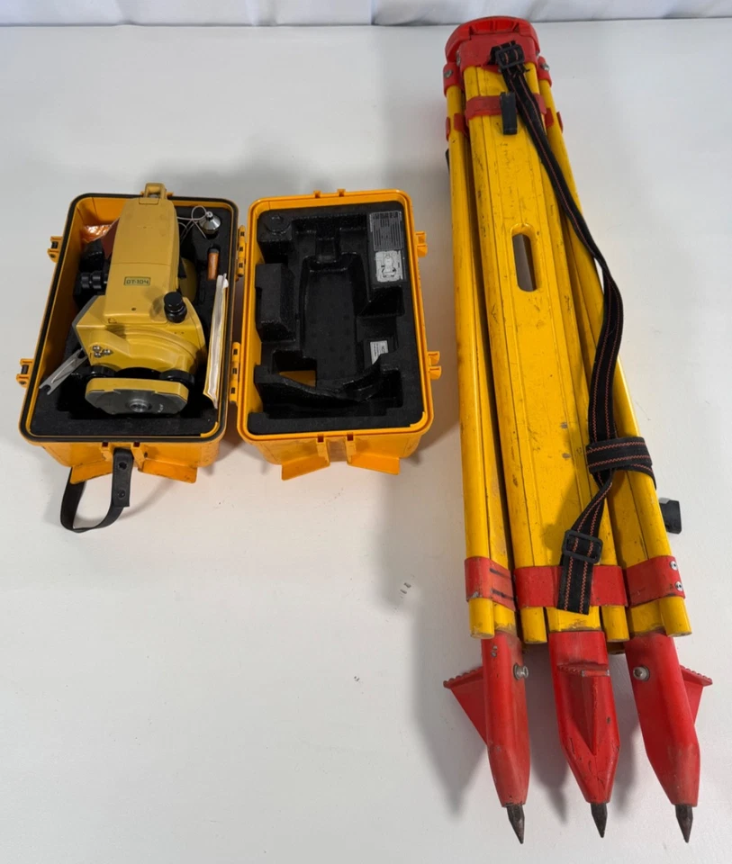 Teodolito Digital Topcon DT-104 com Estojo e Tripé - Imagem 2 de 4