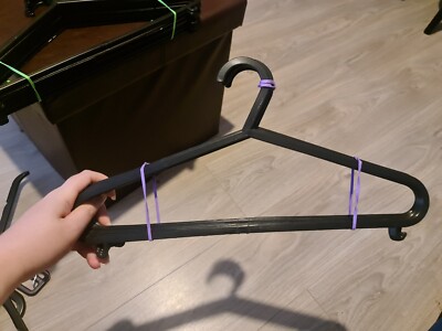 10 super schmale schwarze Hosenhaken Kleiderbügel Kunststoff Kleidung platzsparend Laden