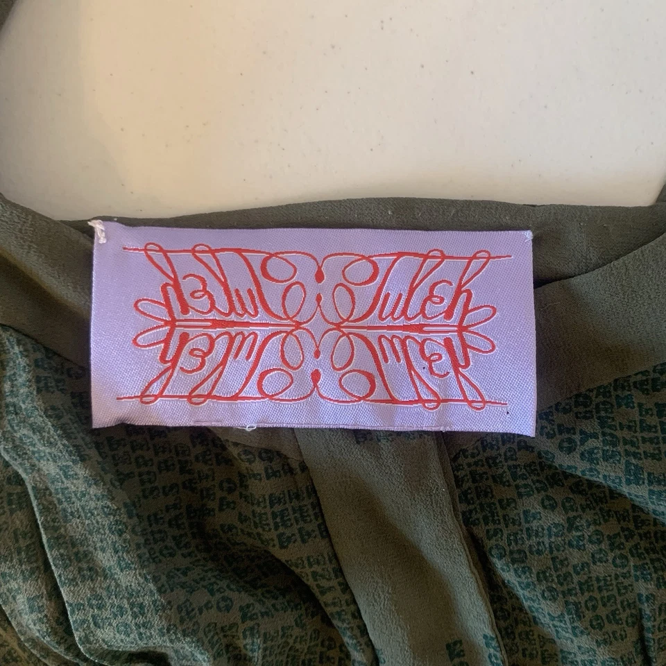 Blusa Tuleh Silk Peplum Top Mujer Pequeña Verde Oliva Sin Mangas Summer Resort Foto 4 de 4