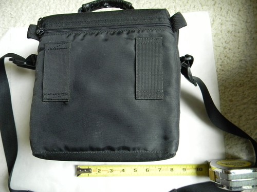 Lowepro Nova 2 Canvas Camera Bag Black and Green Trim - Excellent Used Condition - Picture 4 of 15