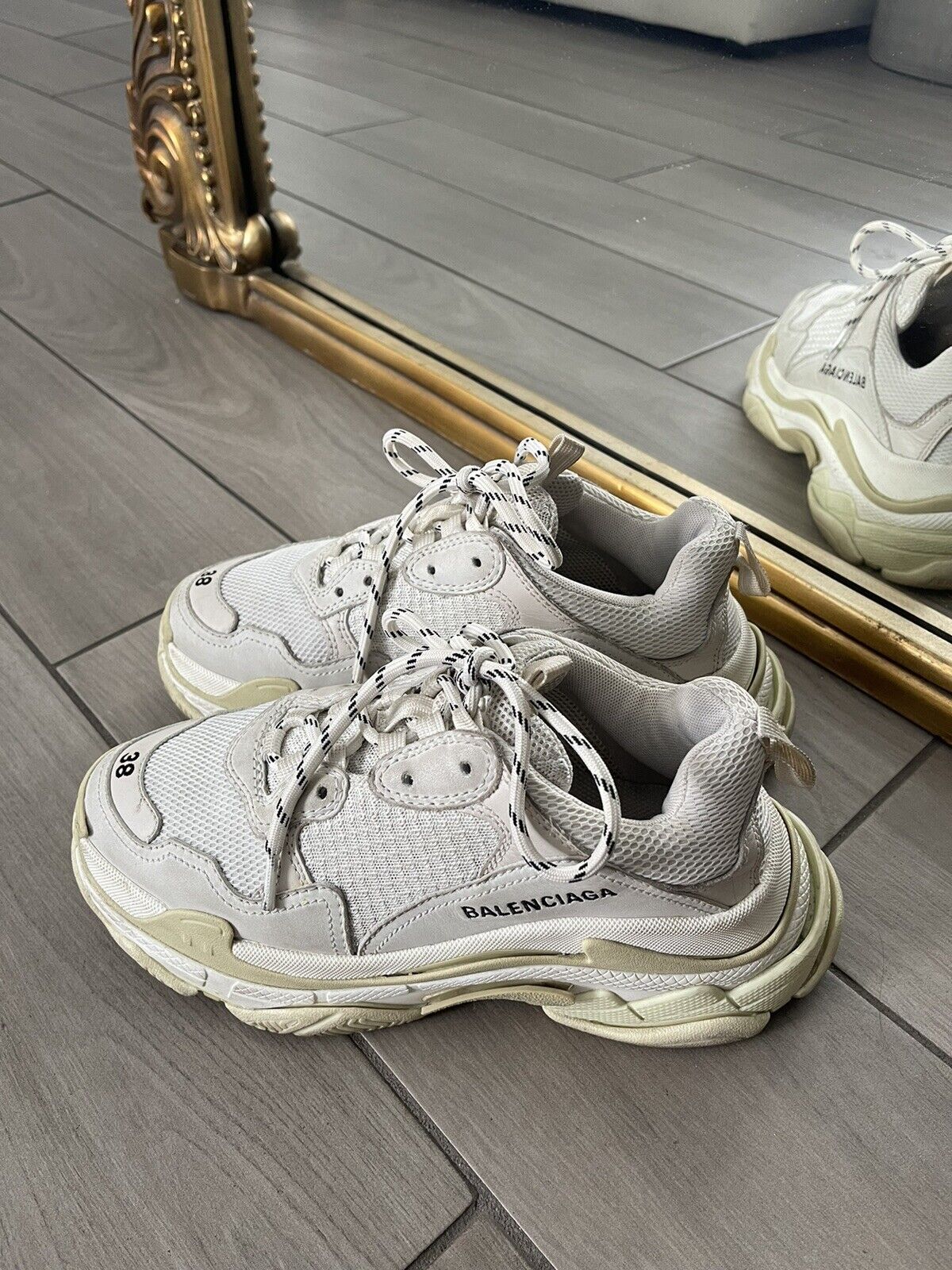 balenciaga triple s 38 white |