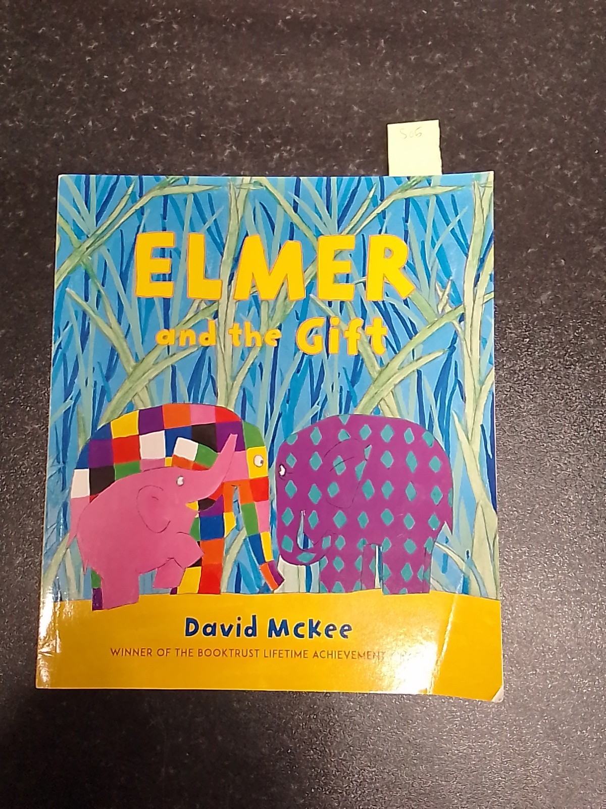 Elmer and the Gift by David McKee Paperback Book