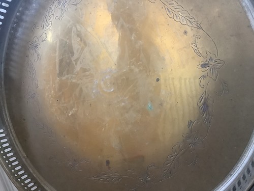 Large Vintage Embossed Handled Silver Plated Round Gallery Cocktail Tea Tray - Picture 4 of 6