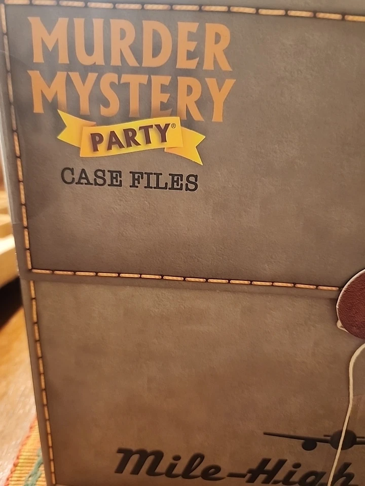 University Games Murder Mystery Party Case Files: Mile High Murder jogo de tabuleiro  - Imagem 2 de 4