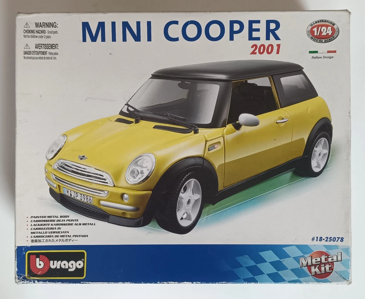 Burago Gold Collection 1/18 Yellow Mini Cooper 2001 Die-Cast Car NEW