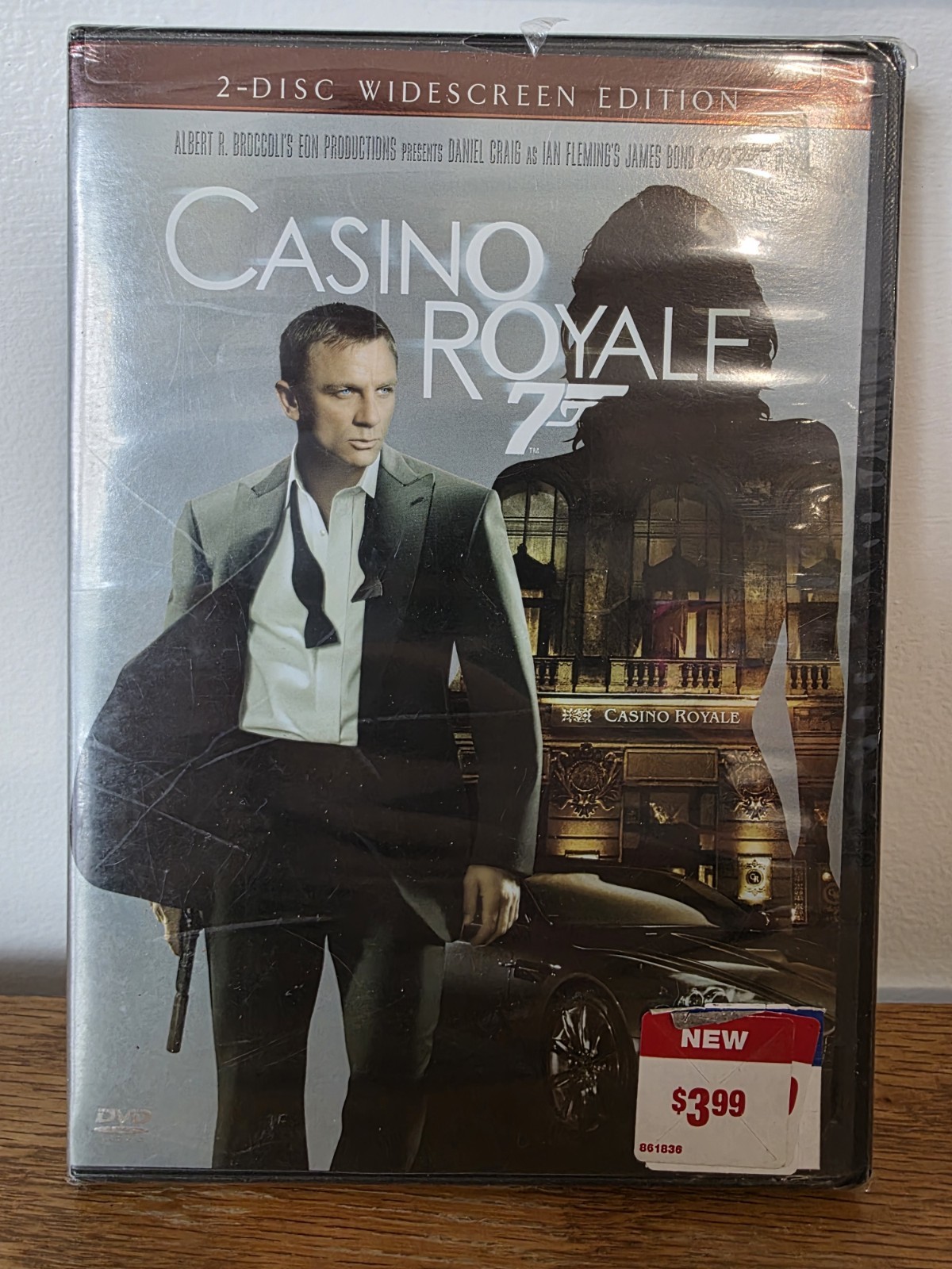 Casino Royale (Two-Disc Widescreen Edition) [DVD] Buy 3 & get Free shipping