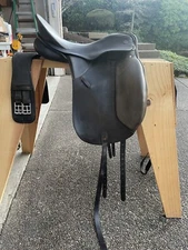 16.5in Kieffer black dressage saddle