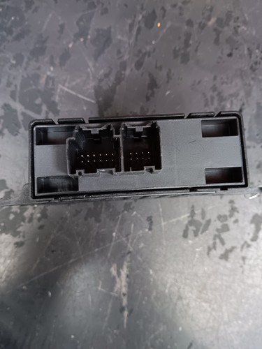 2018-2023 Dodge/Chrysler/Jeep/RAM Park Assist Gateway Module 068492545AA - Picture 3 of 5