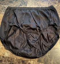 VINTAGE HANES NYLON GRANNY PANTIES   SIZE 6 M. BLACK
