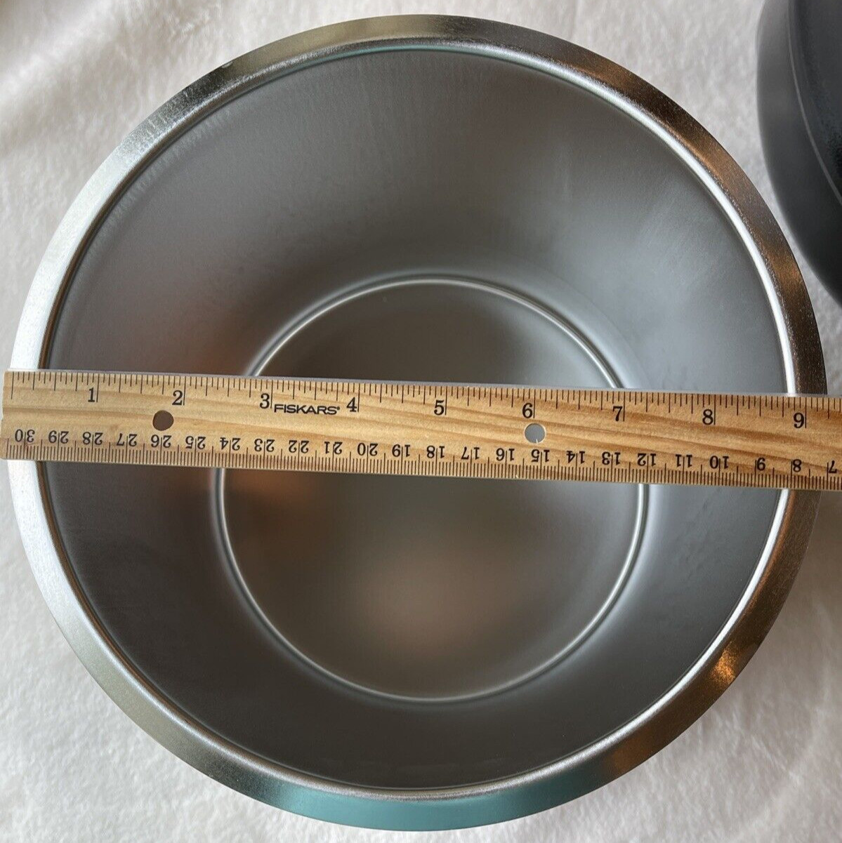 Avantco S30 11 Qt. Black Deluxe Soup Kettle Warmer - 120V, 400W Magnetic Labels