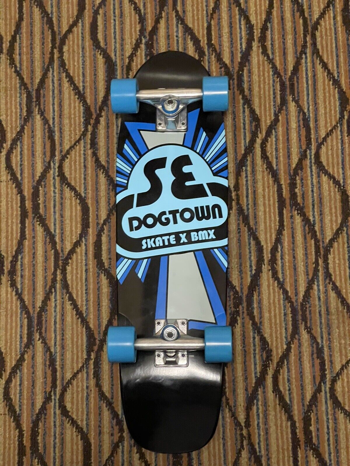 Se Bikes Dogtown skateboard complete