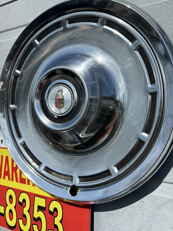 "Juego de 4 tapacubos Dodge Aspen Charger 1976-1977 raros de acero inoxidable originales de 14"" bonitos" Foto 4 de 4