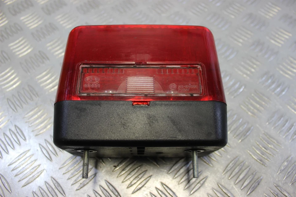 Luz trasera freno trasero Triumph Trophy 1200 1991 1992 1993 1994 1995 B139 Foto 3 de 4