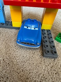 LEGO DUPLO Disney Pixar Cars Flo's Caf&eacute; (set number 5815)