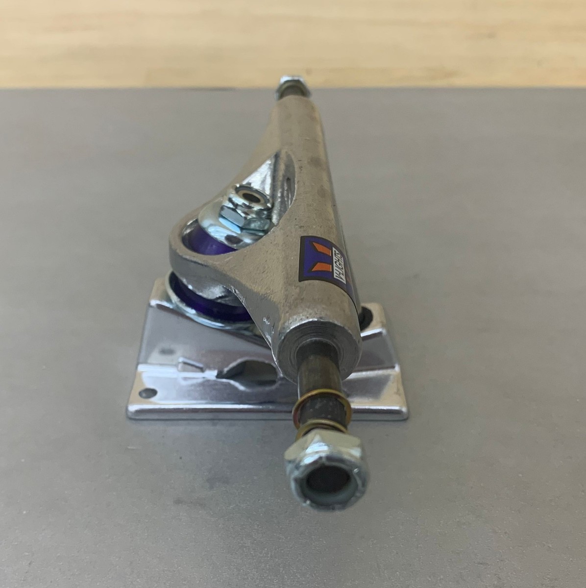 CAMIONS SKATEBOARD EN ALUMINIUM - CAMIONS SKATE BOARD 6,25 POUCES pour