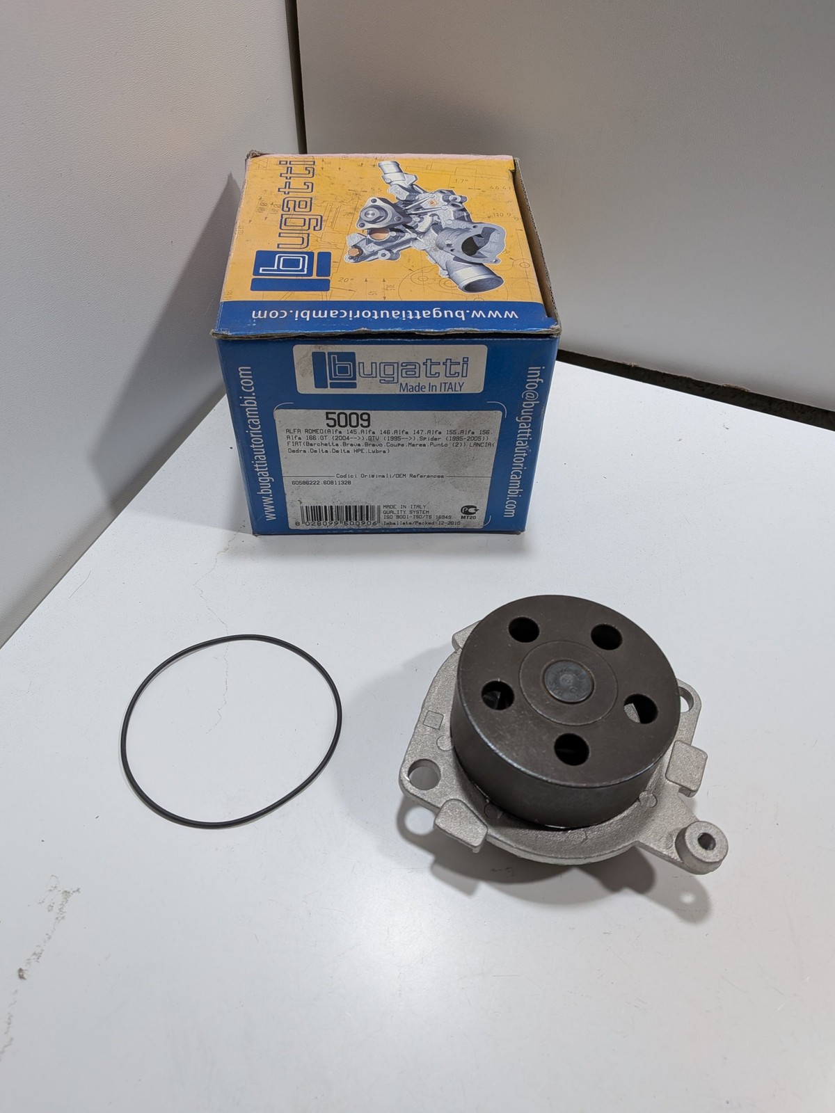 Pompe à eau Alfa 147 et 156 pour moteur essence 16v
