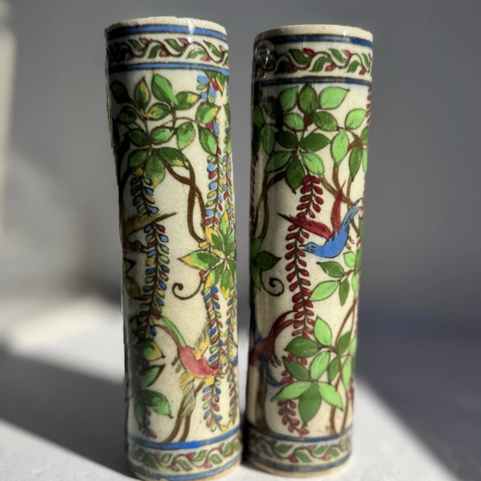 Jarrón antiguo pintado a mano Iznik Qajar persa aves folclóricas importaciones de Mottahedeh Foto 2 de 4