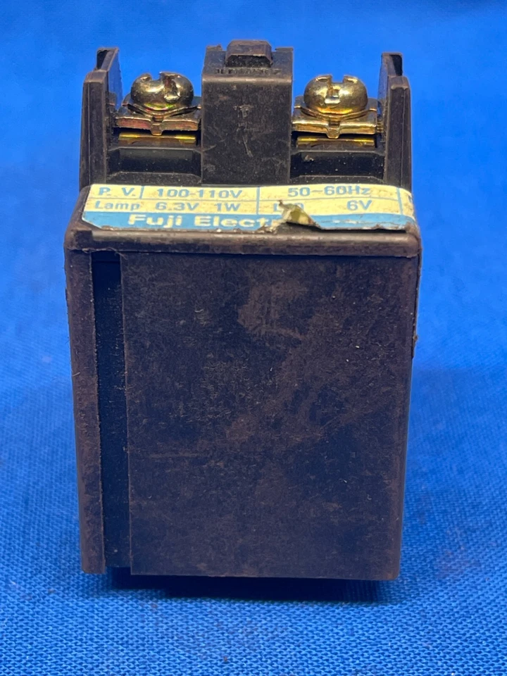 BLOQUE PULSADOR FUJI AHX511-H PRIMARIO 100/110 VOLTIOS 50/60HZ LÁMPARA 6,3 VOLTIOS 1W Foto 4 de 4