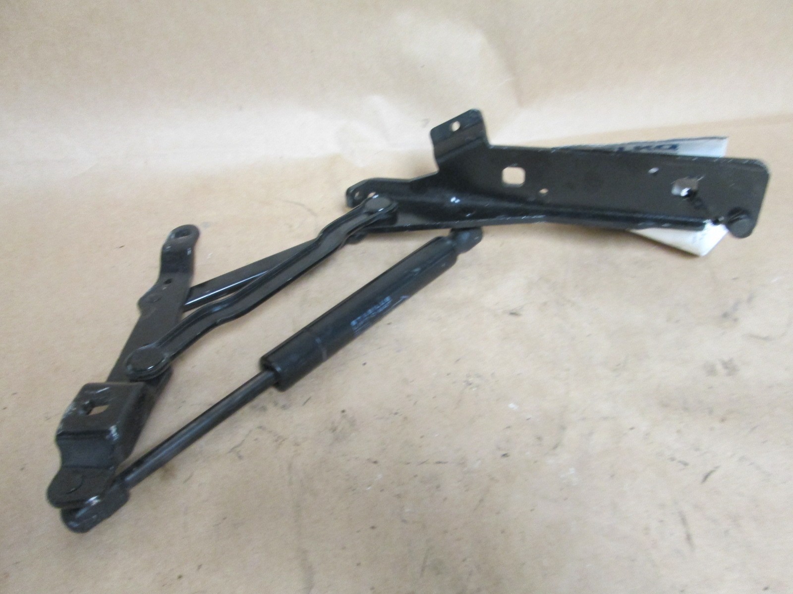 Ferrari California - RH Trunk Lid Hinge Assy # 70001686