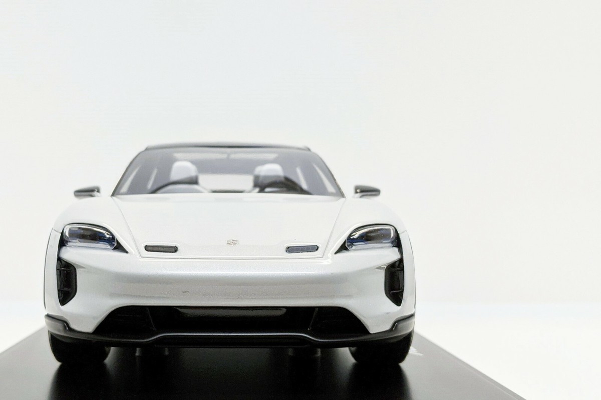 1/43 特注 ポルシェ Mission E Cross Turismo 1/43 特注 ポルシェ Mission E Cross Turismo 1/43 Porsche