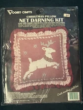 Vogart Crafts 14”x14” Net Darning Kit Christmas Reindeer Pillow Ruffle #2941 NOS