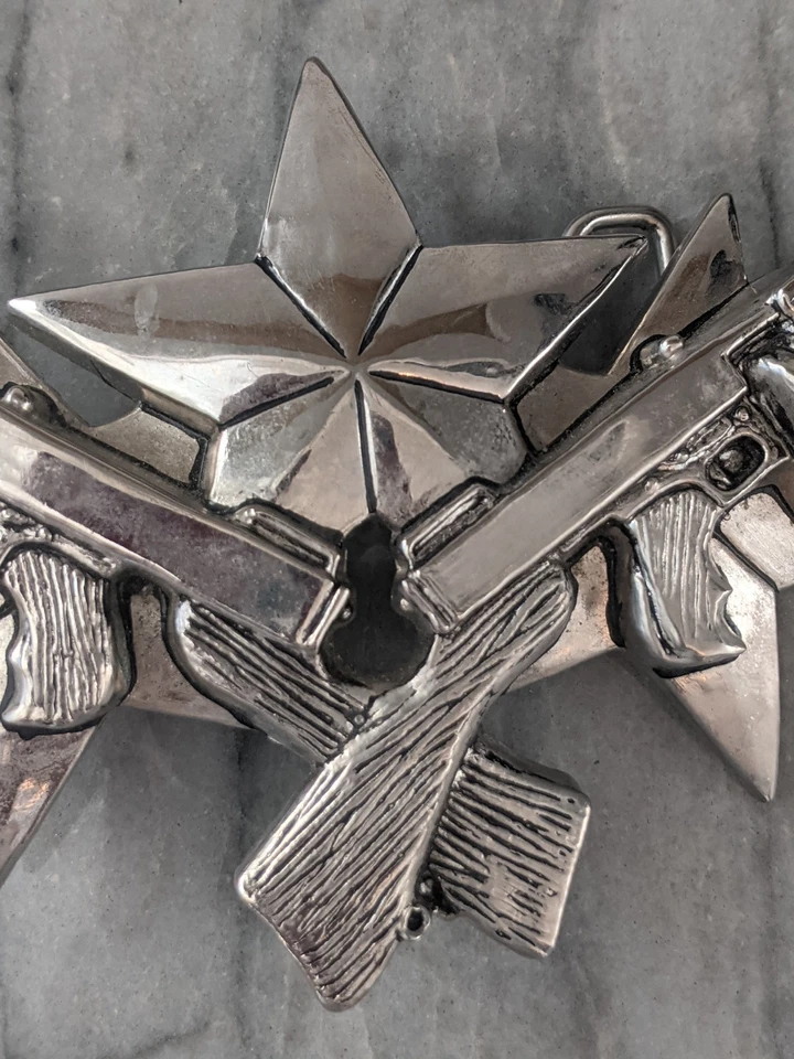 Star & Guns Armas de Fuego Tommy Gun Sub Máquinas Plateado Cromo Hebilla de Cinturón ¿Tema Candente? Foto 4 de 4