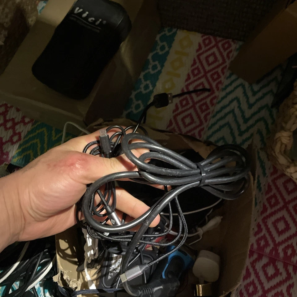 Job Lot Cable Adapters HDMI Display port USC Charging Etc. READ DESCRIPTION - Image 4 of 4