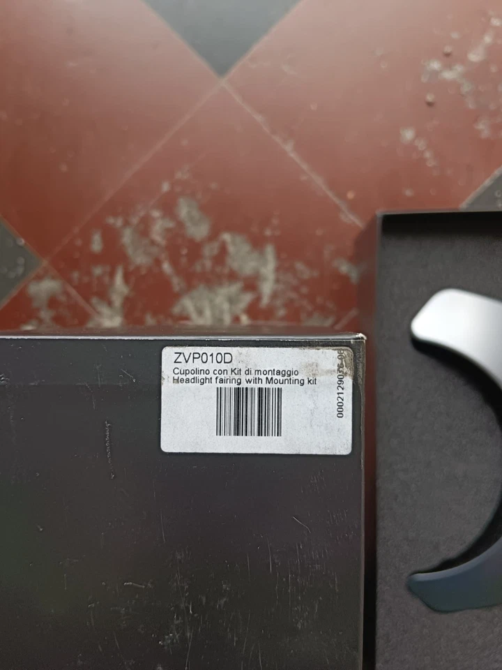 Rizoma Windschild Vespa GTS bis 2022 - Nagelneu und OVP- ZVP010D - Bild 2 von 2