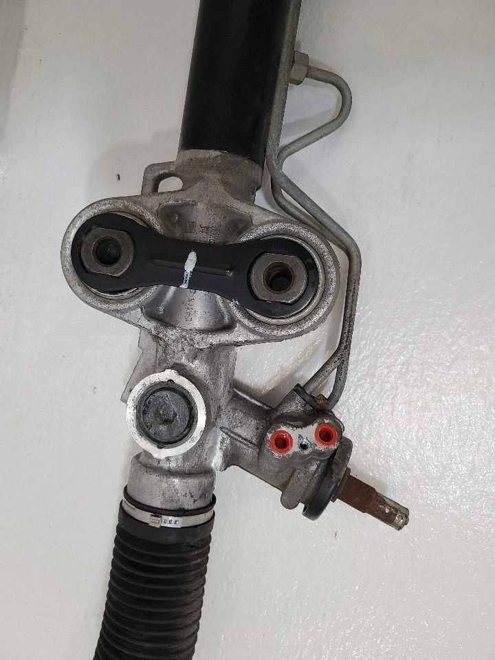 2007 - 2014 CADILLAC ESCALADE Steering Gear Rack Power Rack And Pinion  - Image 3 of 4