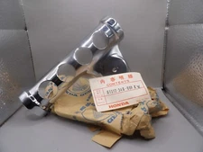 NOS Honda SL350 K2 350 1972 Genuine Front Right Fork Ear Stay 61312-340-000XW