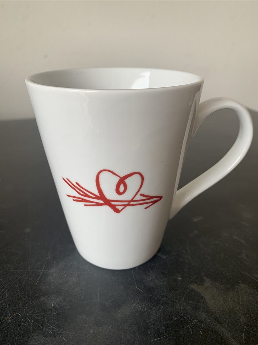 Starbucks 13 ounce white Coffee Mug RED heart arrow Valentine. 2014 pristine