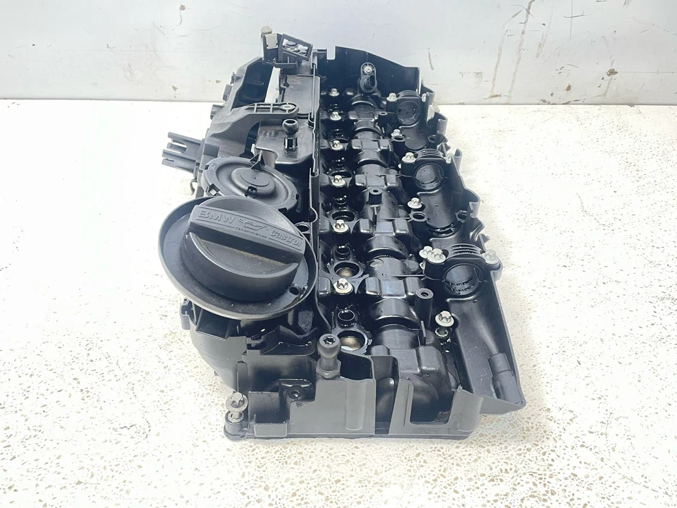 Cubierta de válvula de motor diésel 11128578811 OEM para BMW 535I N57 3.0 2009-2017 Foto 2 de 4