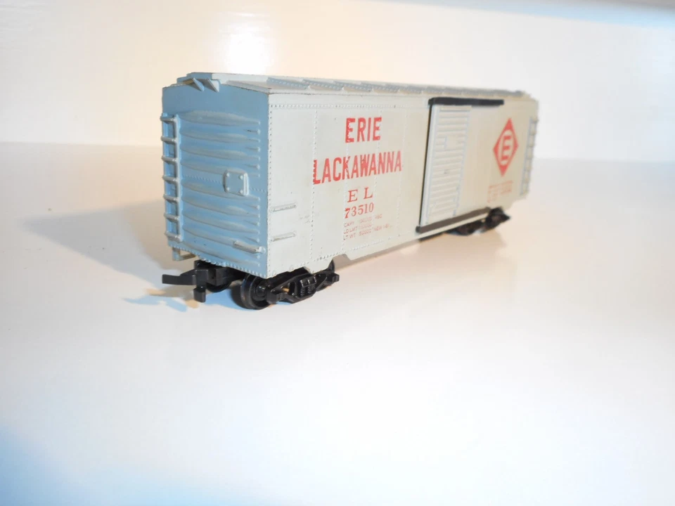 Tyco Boxcar - Erie Lakawanna. Very good complete cond.HO. Plastic wheels.No box - Image 4 of 4
