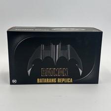 New- Neca Dc Comics Batarang Replica Batman 1989 Film Prop W/ Stand