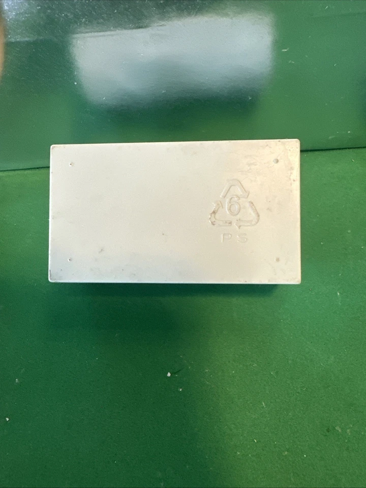 Estuche para Jabonera Clinique Verde Deslizante VACÍO Tamaño Completo es para una barra de viaje. Foto 3 de 4