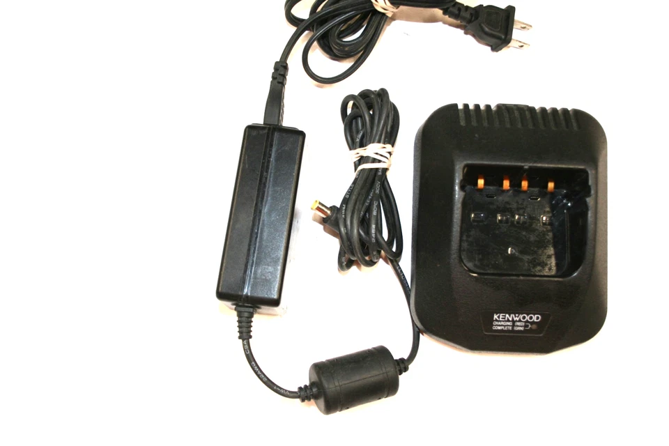KENWOOD KSC-24 RADIO CHRG TK3100 TK3101 TK2100 TK480 TK290 TK390 W/Power Supply - Image 2 of 4