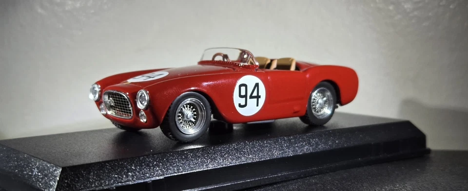 Ferrari 225S Spyder 1951 modelo artístico 1:43, hecho en Italia, como nuevo  Foto 4 de 4