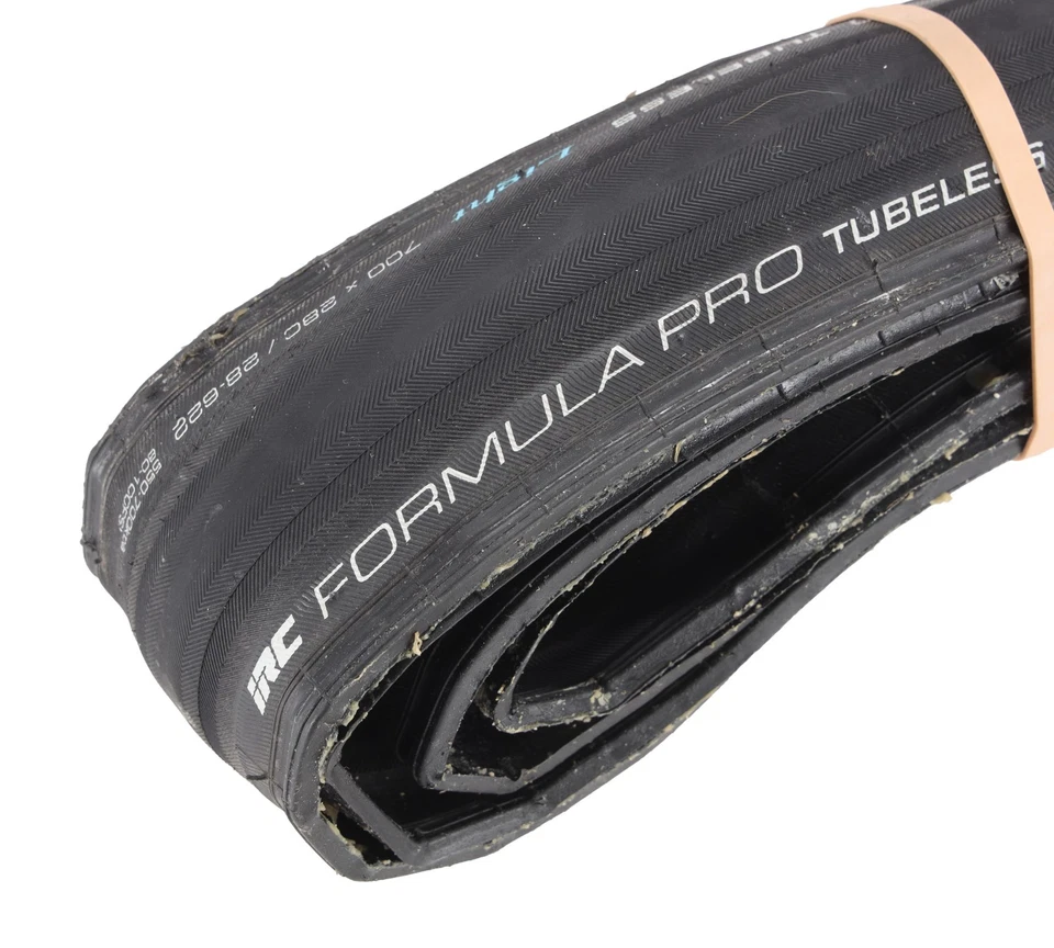 Neumático sin cámara para bicicleta de carretera IRC Formula Pro 700 x 28c NEGRO carrera triatlón TT Foto 3 de 3