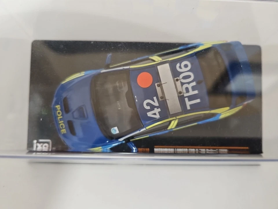 IXO Mitsubishi Lancer EVO X Policía del Reino Unido 2008 azul con Battenburg 1:43 diecast Foto 4 de 4
