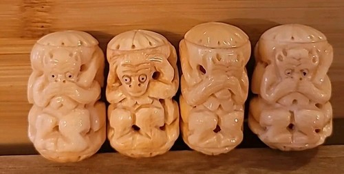 De colección. Hueso de búfalo tallado 4 figuras de mono sabio escuchar, no hablar mal cuentas 2"x2" - Imagen 1 de 8