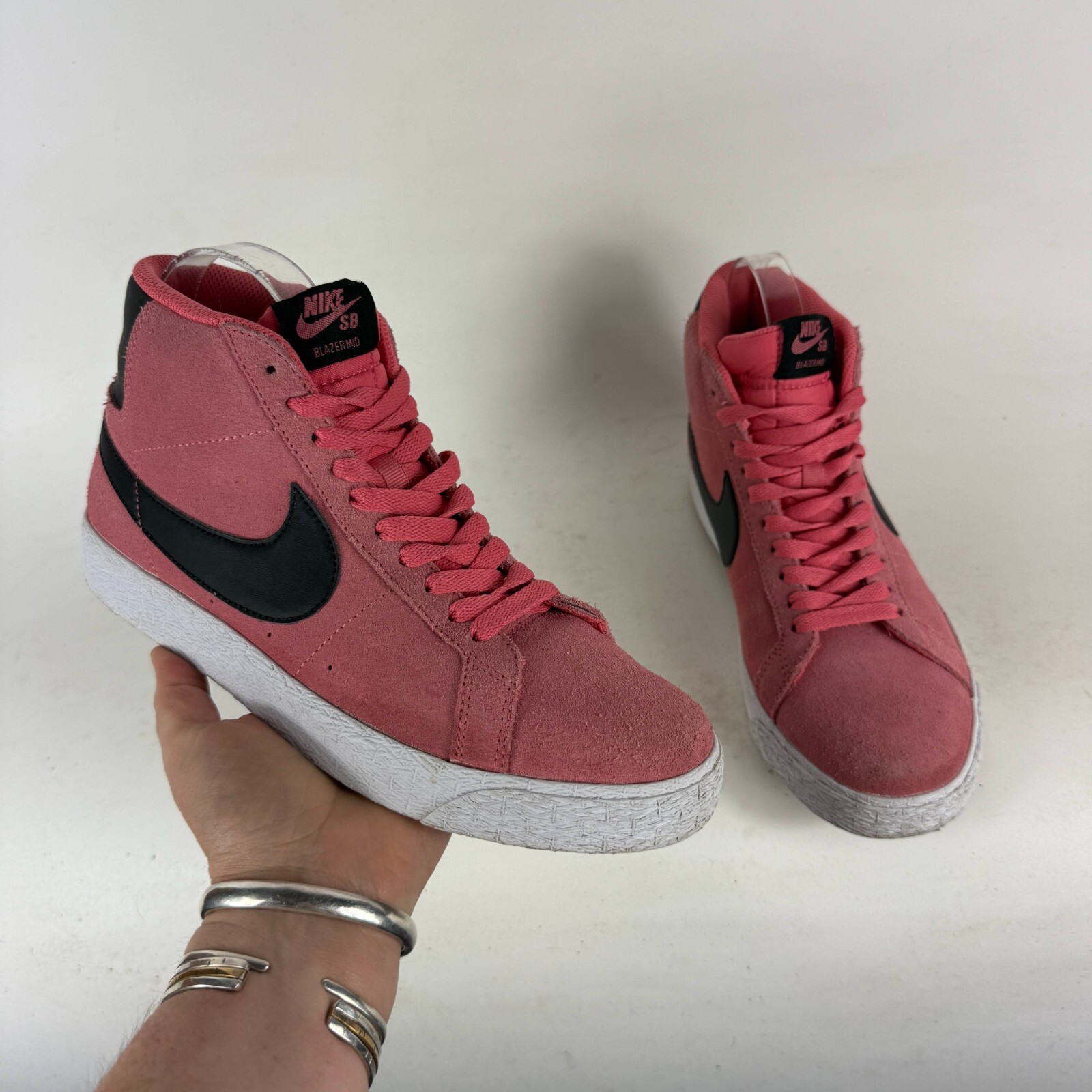 Nike SB Zoom Blazer Mid Sneakers Mens 7 Pink Suede Lace Up Mid Top Running Shoes