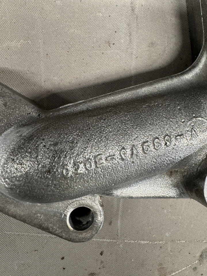 Ford Fairlane 221 1962 carburador colector de admisión espaciador 2bbl Mercury Meteor OEM Foto 2 de 4